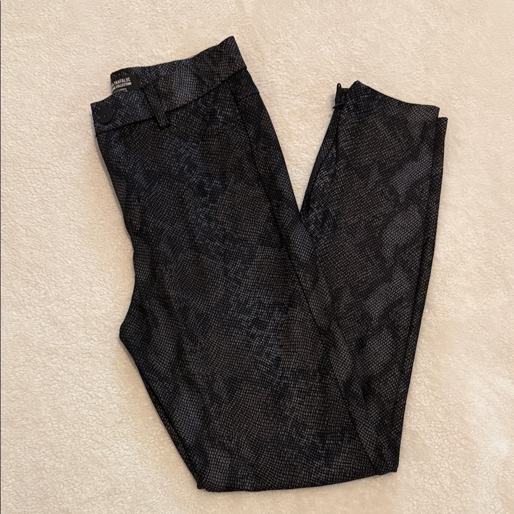 Snake print Zara leggings